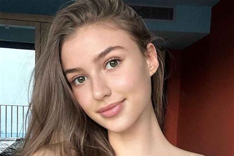 The Life Of Olivia Casta: Age, Height, And Career As A Model。